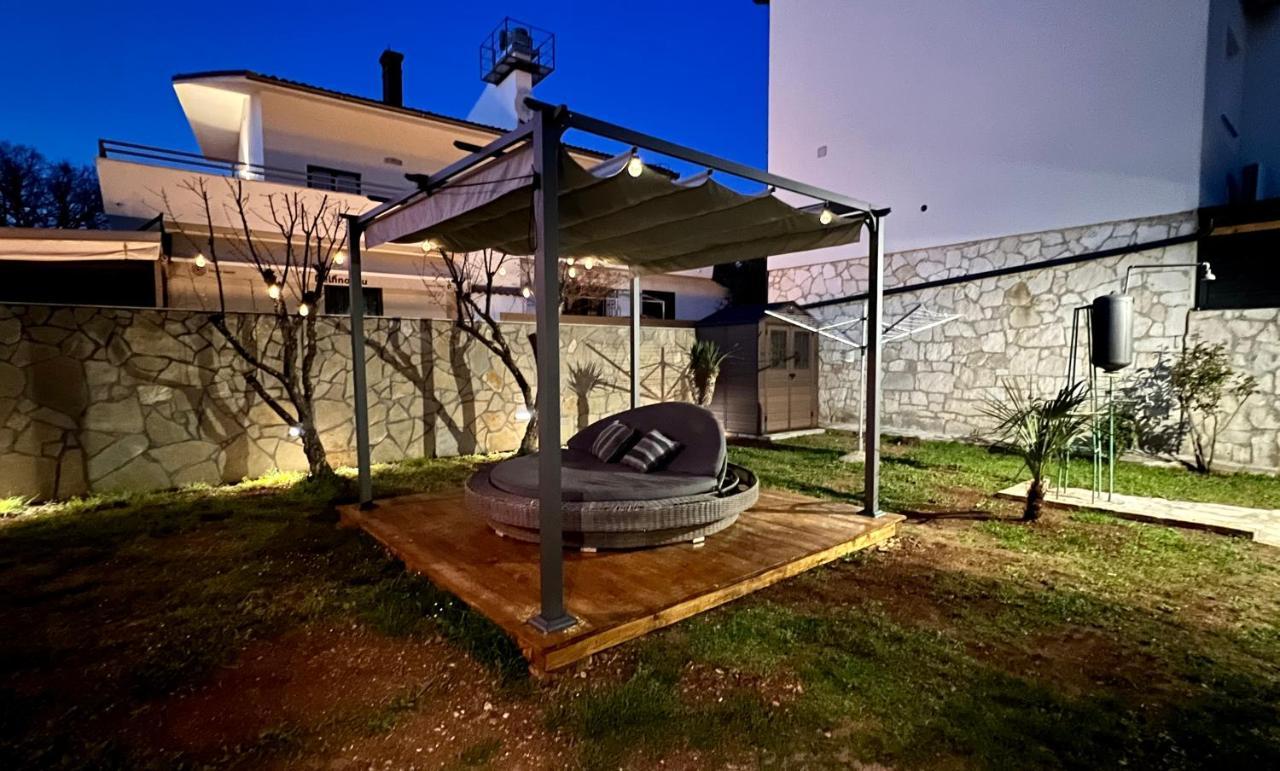 Holiday House "Laurus Garden" With Private Parking Medulin Luaran gambar