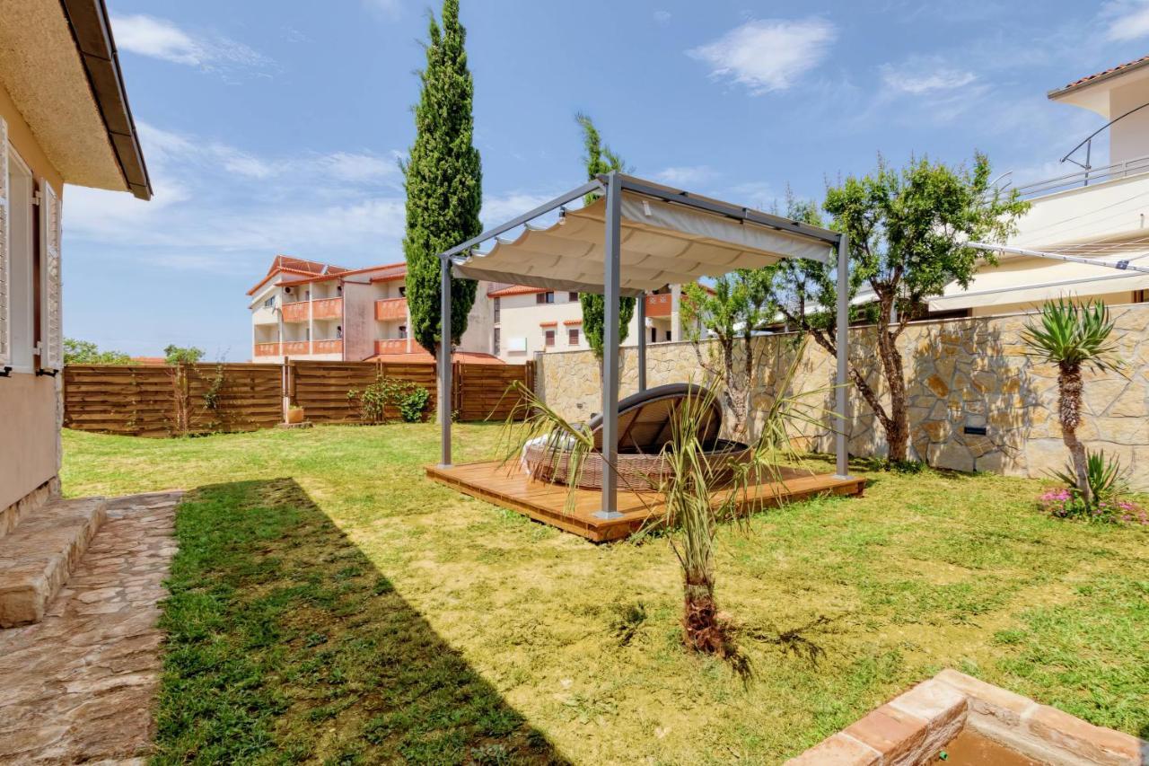 Holiday House "Laurus Garden" With Private Parking Medulin Luaran gambar